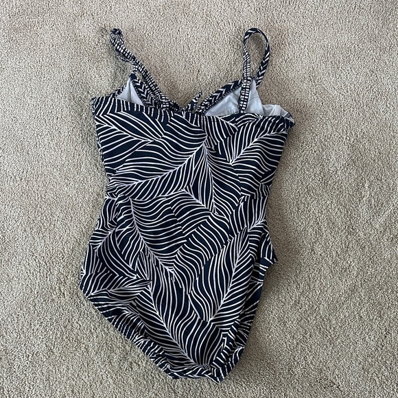 Miraclesuit One Piece in Navy and White - Picture 4 of 5